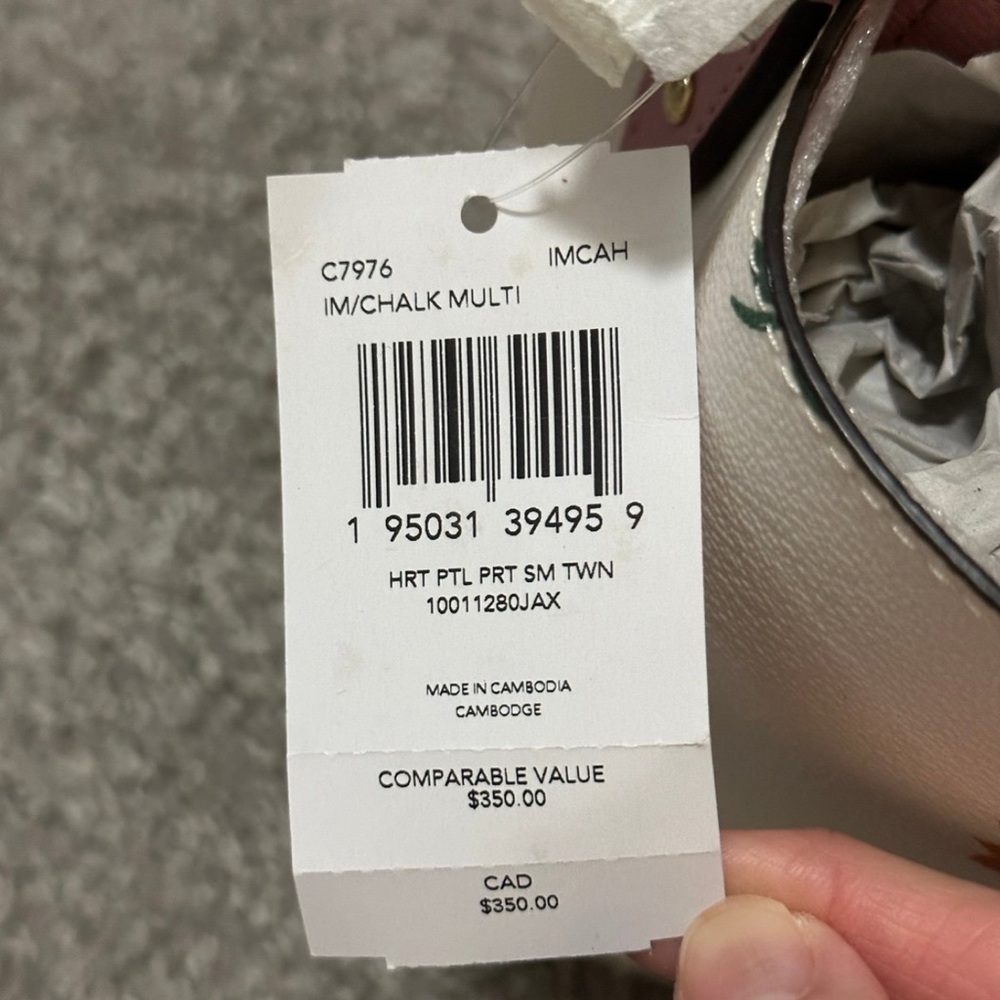 Coach Small Town Bucket Bag With Heart Petal Print - Picture 6 of 6